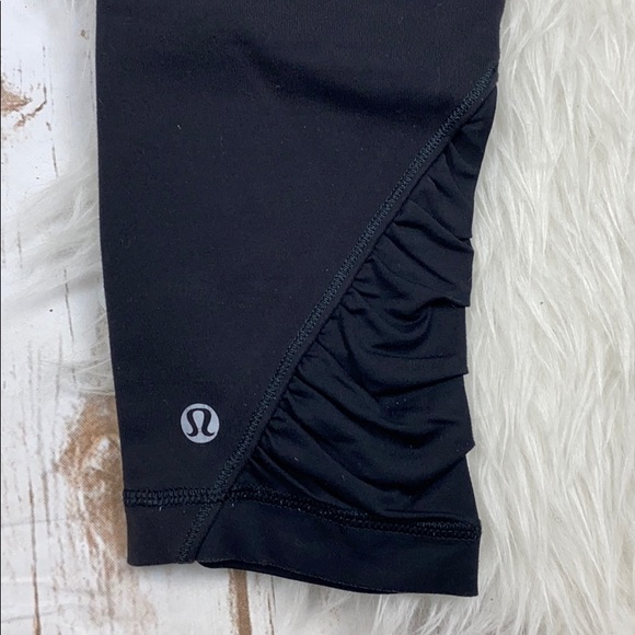 Lululemon Embrace Crop - Picture 7 of 8
